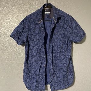 Short sleeve dress shirt